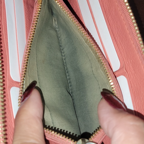 Authentic Chloe zippy wallet - Picture 8 of 10